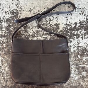 Le Donne Black Leather Shoulder/Crossbody Bag 14x11x4"